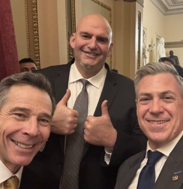 PhilMcCrackin44's tweet image. Sen. John Fetterman refuses to wear a suit and tie for anyone……Except Trump❗️