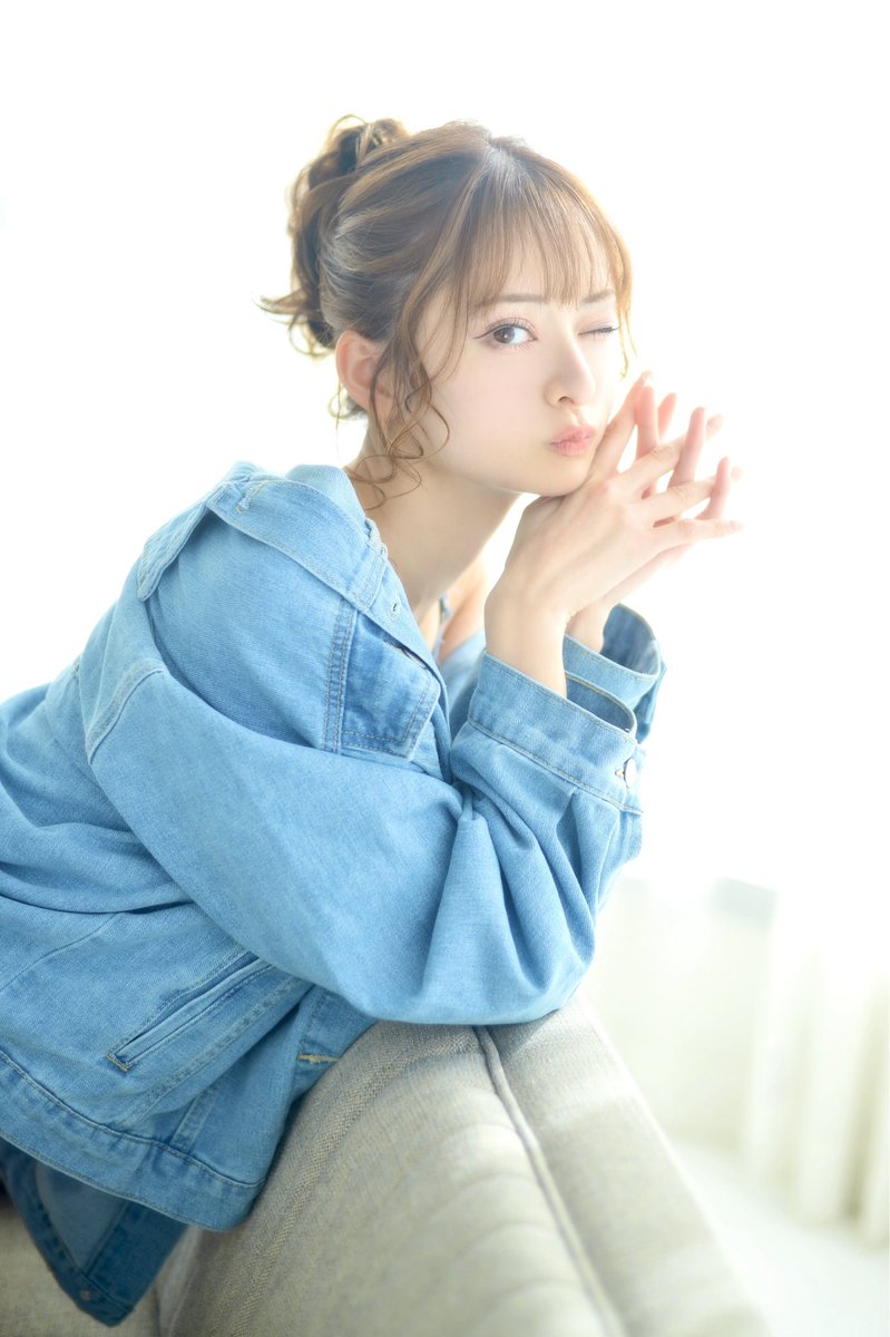 明日、プレゼント🎁 待ってます😘 AYA🤍 ⁦@ayane35955175⁩ こんばんは