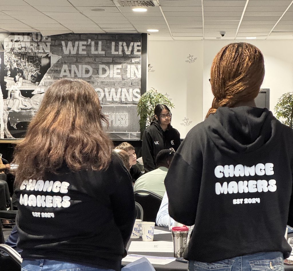 WestMidsVRP's tweet photo. Next on the #WMVRPConference agenda are our fantastic team of Change Makers leading workshops on becoming upstanders against violence!
@positiveyouthUK #MyTomorrow https://t.co/XaqFUyMNDC
