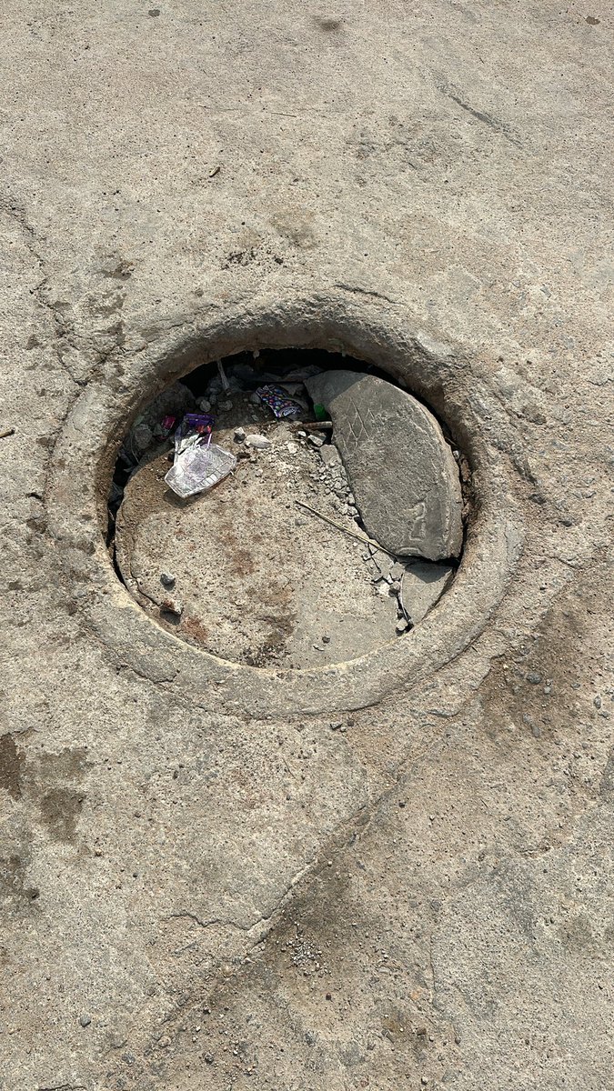 Kaleem18176946's tweet photo. @HMWSSBOnline @HMWS @hmwssbed There are nearly 10 manholes which needs to be replaced at Sri Krishna Nagar ,Suraram..please take quick action before any incident hsppens https://t.co/lYmvGljhVF