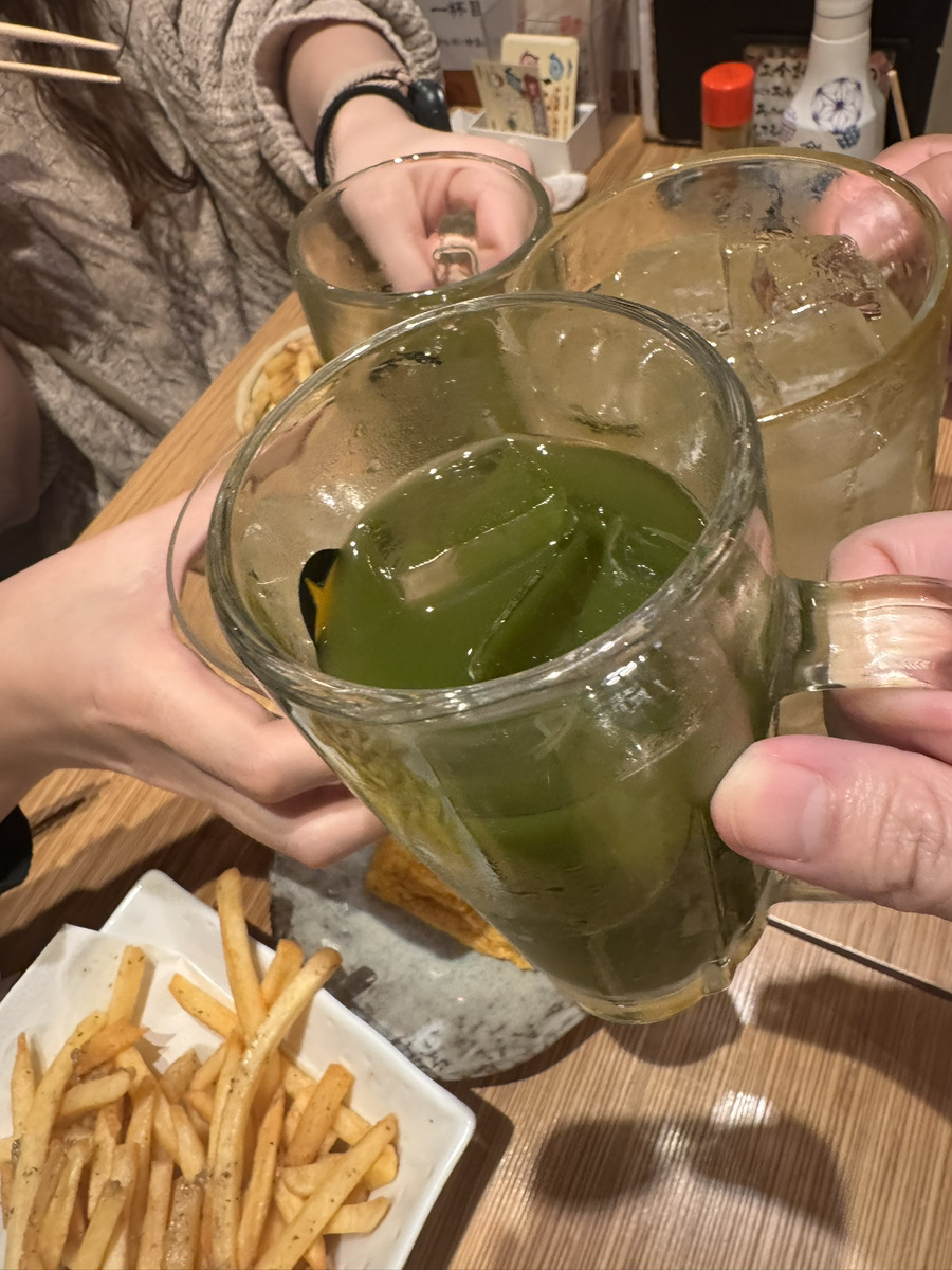 みなさんお疲れ酒です🍺
やっぱり仕事終わりの一杯は格別ですね🤩

最近やっと少し暖かくなってきたので、
外食や外出が楽しみですね‼️

みなさんは暖かくなったらどこに行きたいですか？😆
