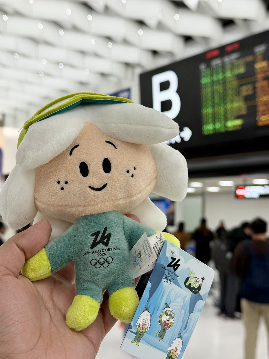 tabi_gari's tweet photo. 冬の北イタリアの旅から、無事に帰国しました…��️
旅が終わってしまった寂しさ。でも、ちょっと心が温まっているのは、新たな相棒がまたひとり（？）加わったからなんだろうか。
このスノードロップ、イタリアに春の訪れを告げる花なんだそう。また、新たな旅を夢見ながら、春を待ちたいと思います…🥲 https://t.co/ripbjSwABV