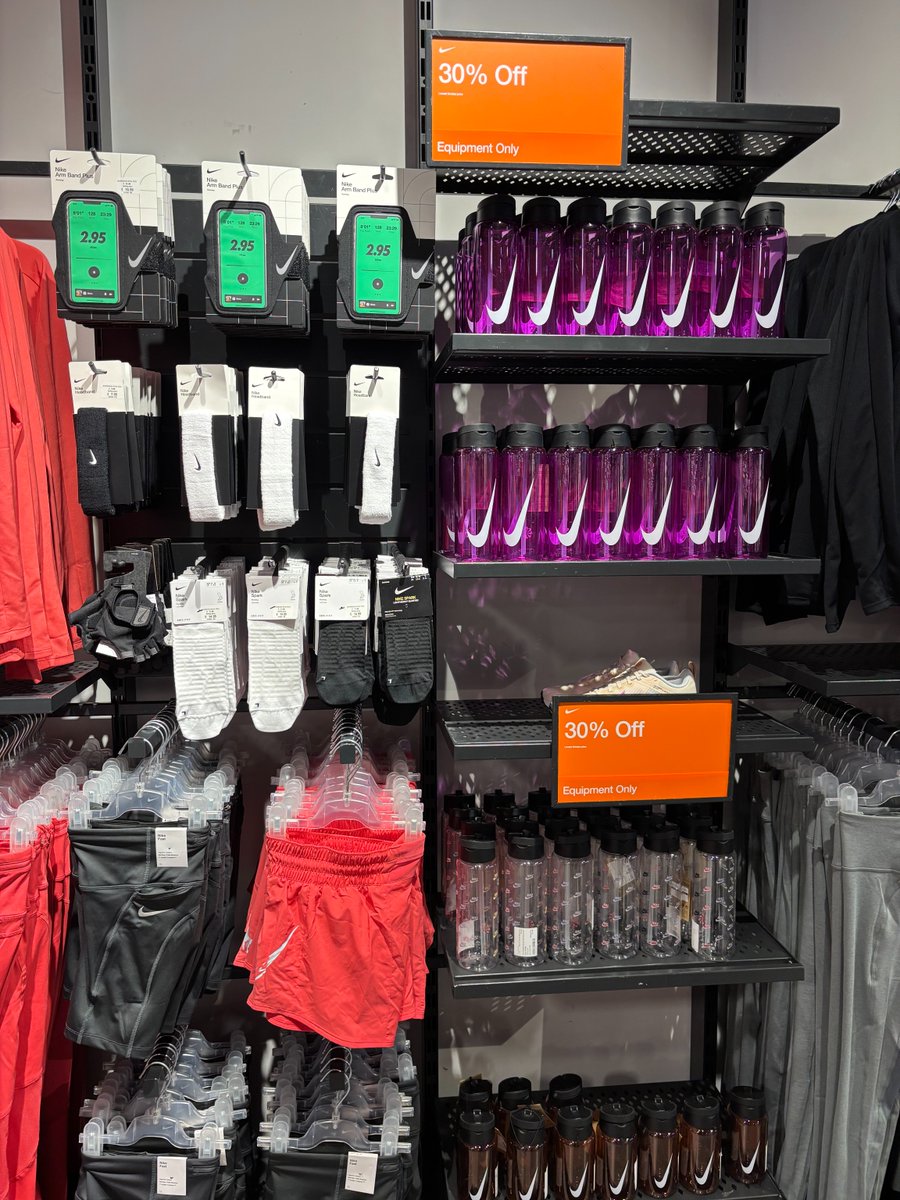 manchesterfort's tweet image. Running season is here, do it in style with @Nike

Performance running clothing and essential gear available in-store.

#ManchesterFort #NikeRunning #RunReady #JustDoIt