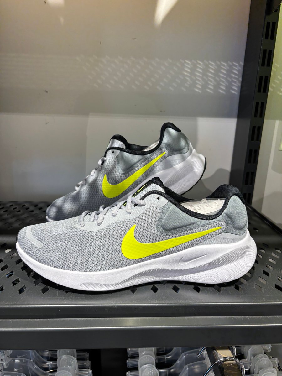 manchesterfort's tweet image. Running season is here, do it in style with @Nike

Performance running clothing and essential gear available in-store.

#ManchesterFort #NikeRunning #RunReady #JustDoIt