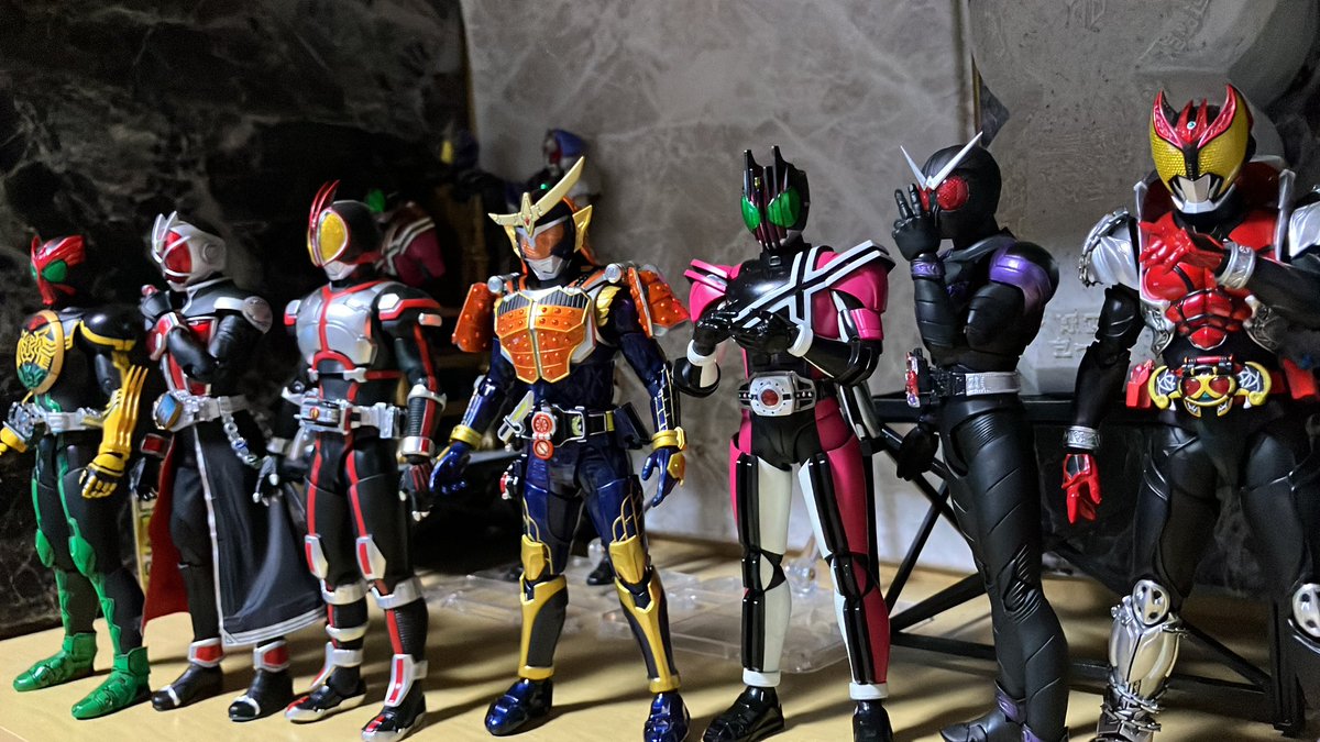 スカイライダー、スーパー1、ZXの三人は付属品とか多くなりそう