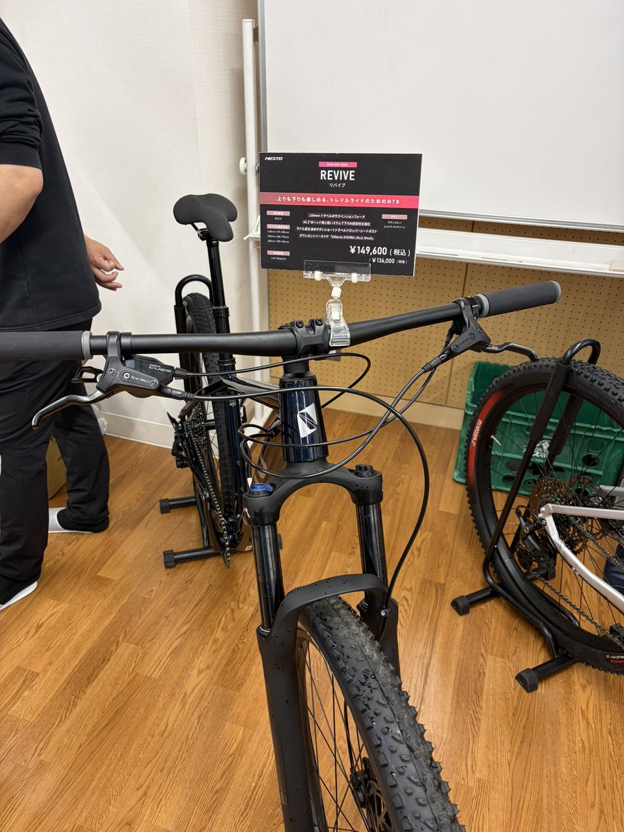 とにかく試乗したくて伺ったので残念ではありましたが、メーカーの方々