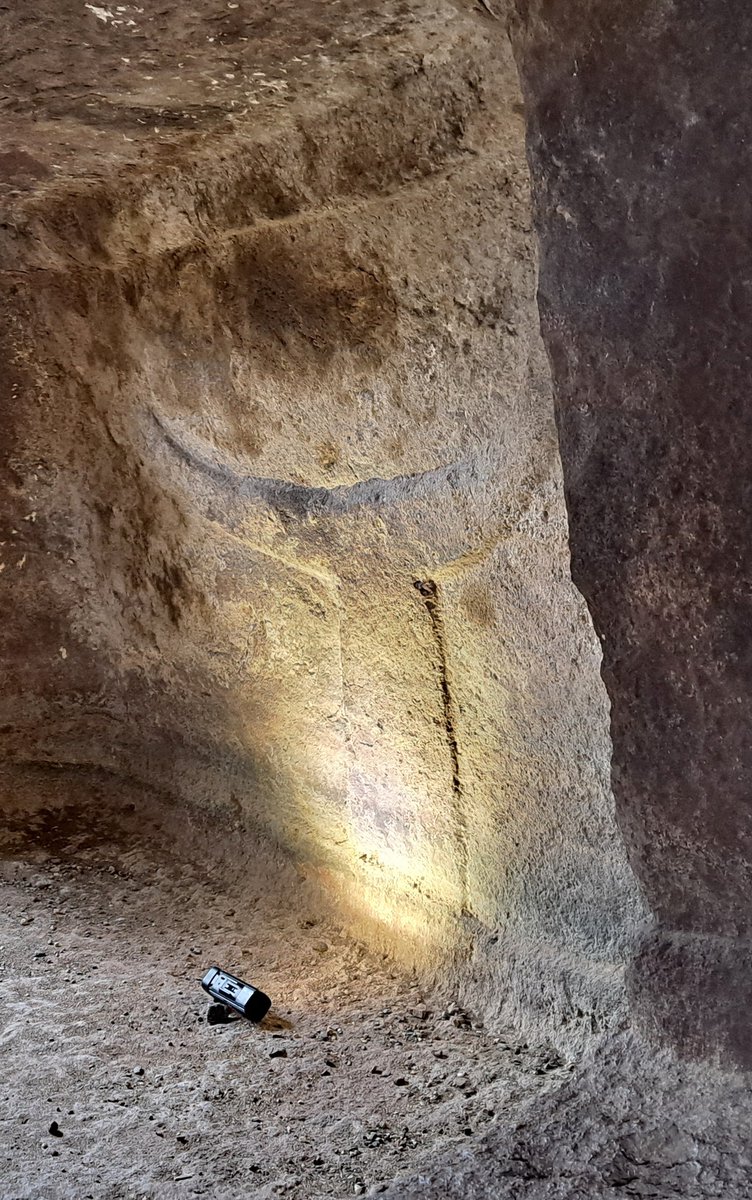 corsainsalita's tweet image. Oggi il #GirodiSardegna parte da #Castelsardo che custodisce questa meraviglia del neolitico.