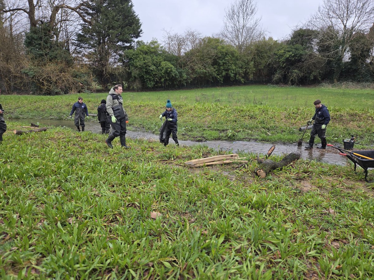Thames21's tweet photo. 🗓️Silk Stream community, join us this Thursday, 26th Feb, at Watling Park for a hands-on volunteer event.
🪵We’ll be installing deflectors in the newly created stream to improve flow diversity and habitat diversity.
➡️https://t.co/AzzmJmKuje
#thames21 #actionforsilkstream https://t.co/AloUTYEB7w