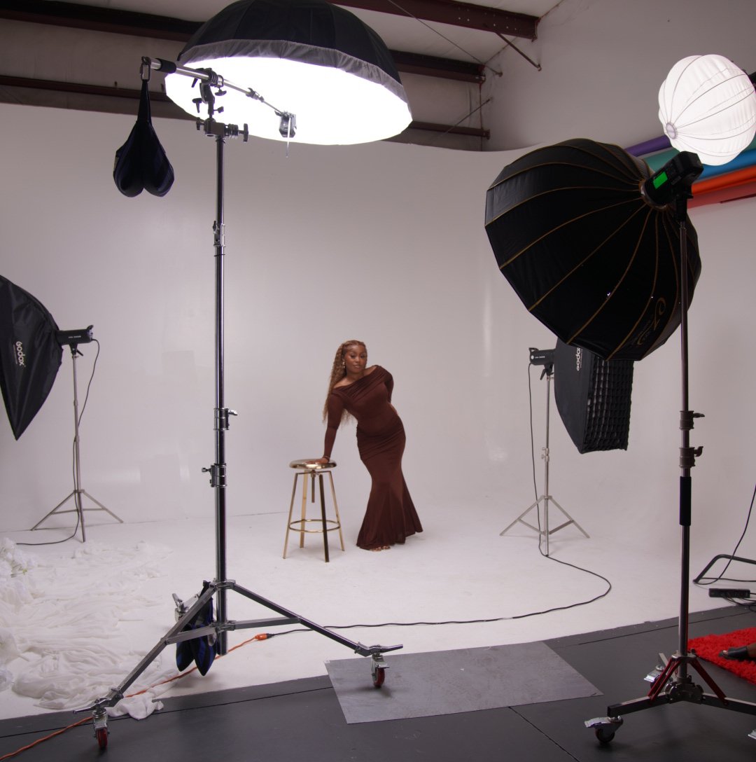 OmgKarter's tweet photo. #photoshoot #birthday #BehindTheScenes https://t.co/ny7LQnkIqu