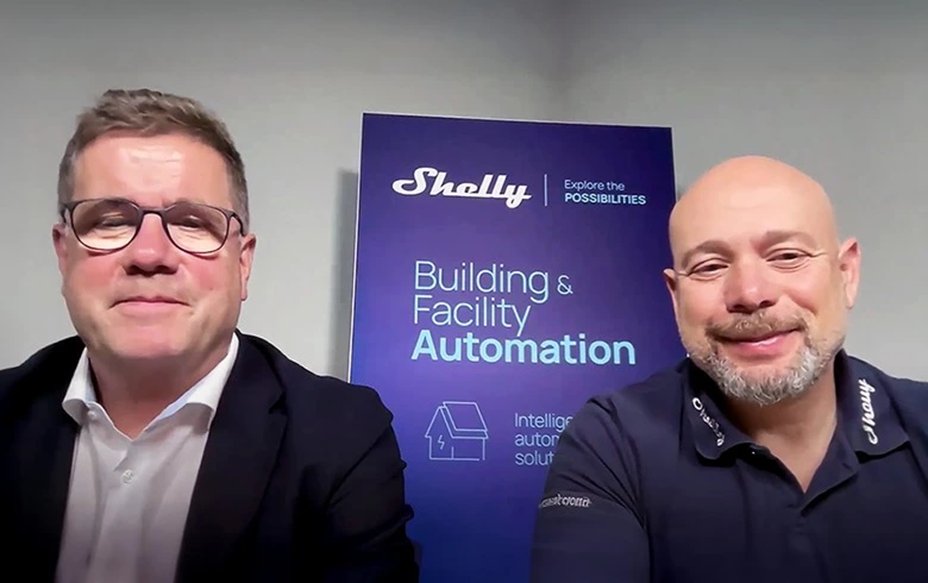 Pнαηтαѕ tweet media