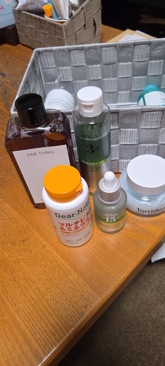 Ihaliyi's tweet photo. ニキビ+脂性肌の自分がガチで効果感じたもの特にアヌアの美容液最強やった https://t.co/mLgv6swooc