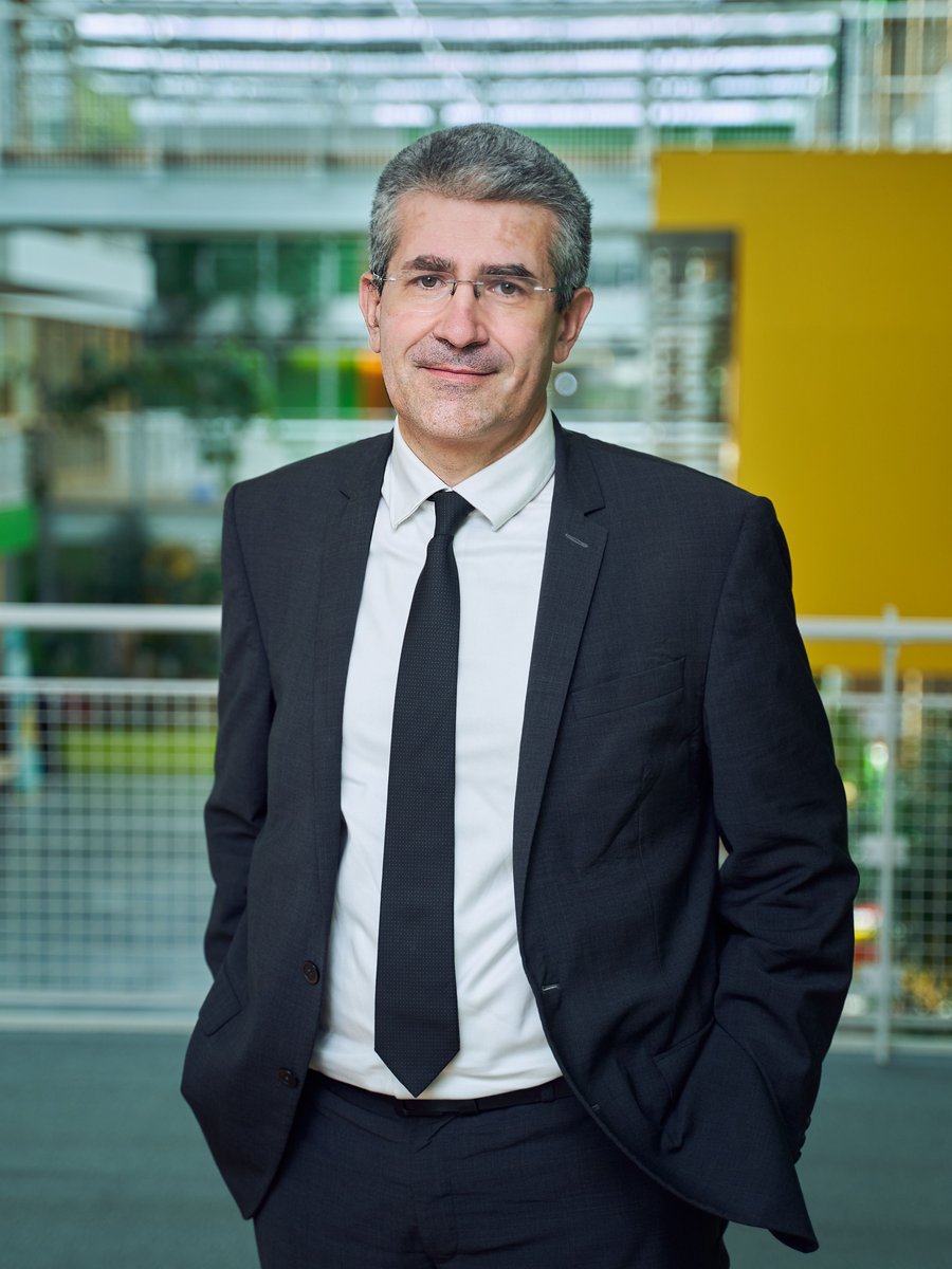 RevuePol's tweet photo. "Renforcer la souveraineté numérique : une mission centrale pour l'Inria" Bruno Sportisse (@bsportisse), PDG @Inria répond aux questions de @ThaimaSamman et @anca_caruntu pour la Revue de la tech
Découvrez l'entretien : https://t.co/9SWmlh1n7J

@rabinroche @RLerallut 
#numerique https://t.co/vAyQnBMzWU