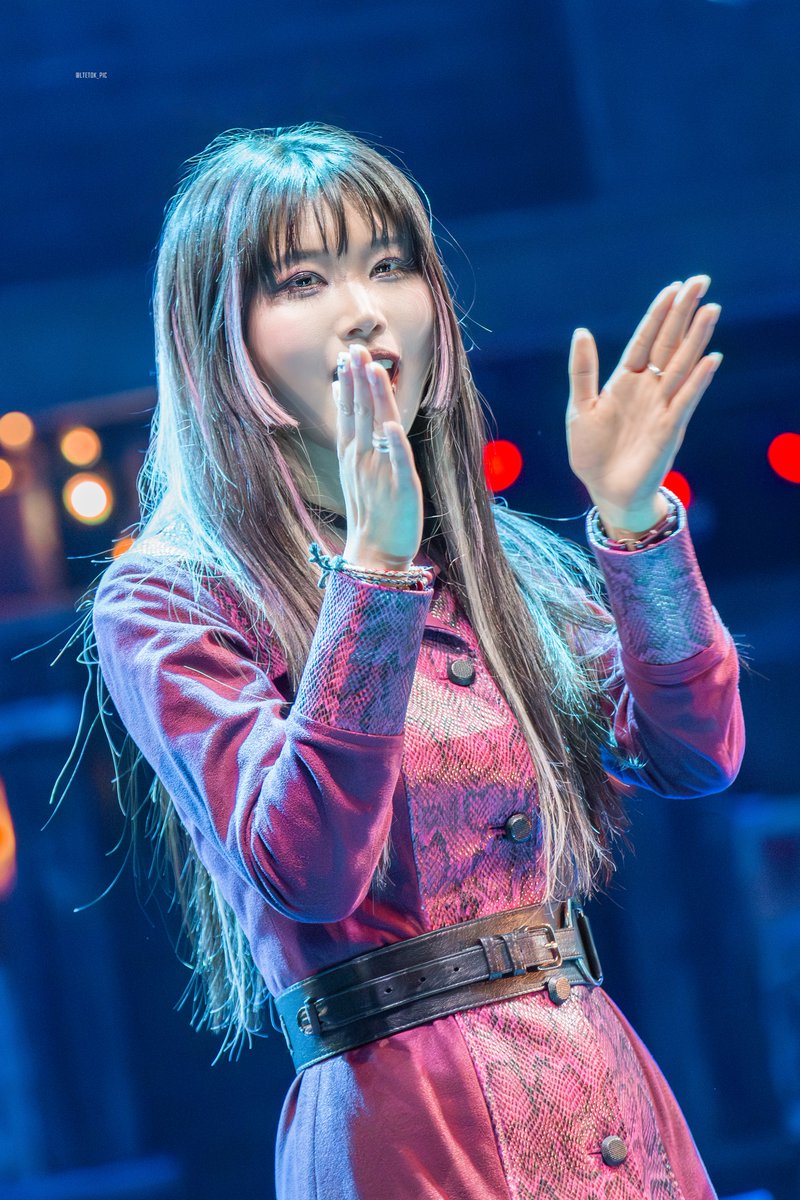 톸픽 tweet media