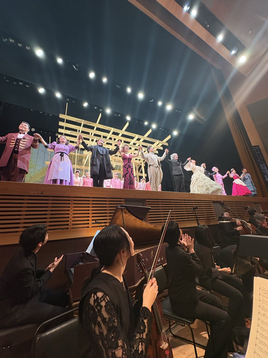 ayaca_y's tweet photo. BCJ《フィガロの結婚》楽しく終演💖

Bunkamuraオペラシリーズは３年3作参加させていただきましたが、3作それぞれの魅力に触れられたことはこの先の人生の栄養になる✨と感謝に尽きません🥰毎年モーツァルトオペラに携われて幸せでした。

【写真】可愛いホテルスタッフの方々に混ぜていただいた笑 https://t.co/J4OnKpLE5B