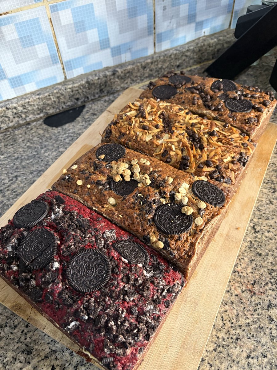 LifestylebyB's tweet photo. Banana bread will be available this Friday

Red velvet Oreos 8,500
Nuts 8,500
Dark chocolate 8,000
White chocolate 8,000
Plain Oreos 8,000
Plain bread 5,000

Location: Abuja https://t.co/zwu2K2f5ys