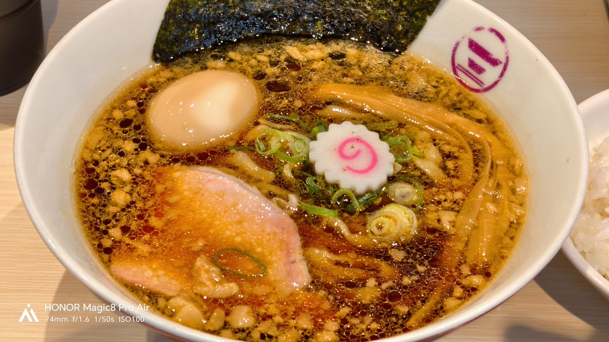 ChalleDai's tweet photo. #夕飯 #横浜市役所内
維新商店の味玉生姜そば+白ごはん😋👍
#HonorMagic8ProAir #飯撮り
x1.0, x2.0, x3.2, x1.0 https://t.co/g7S9qElngY