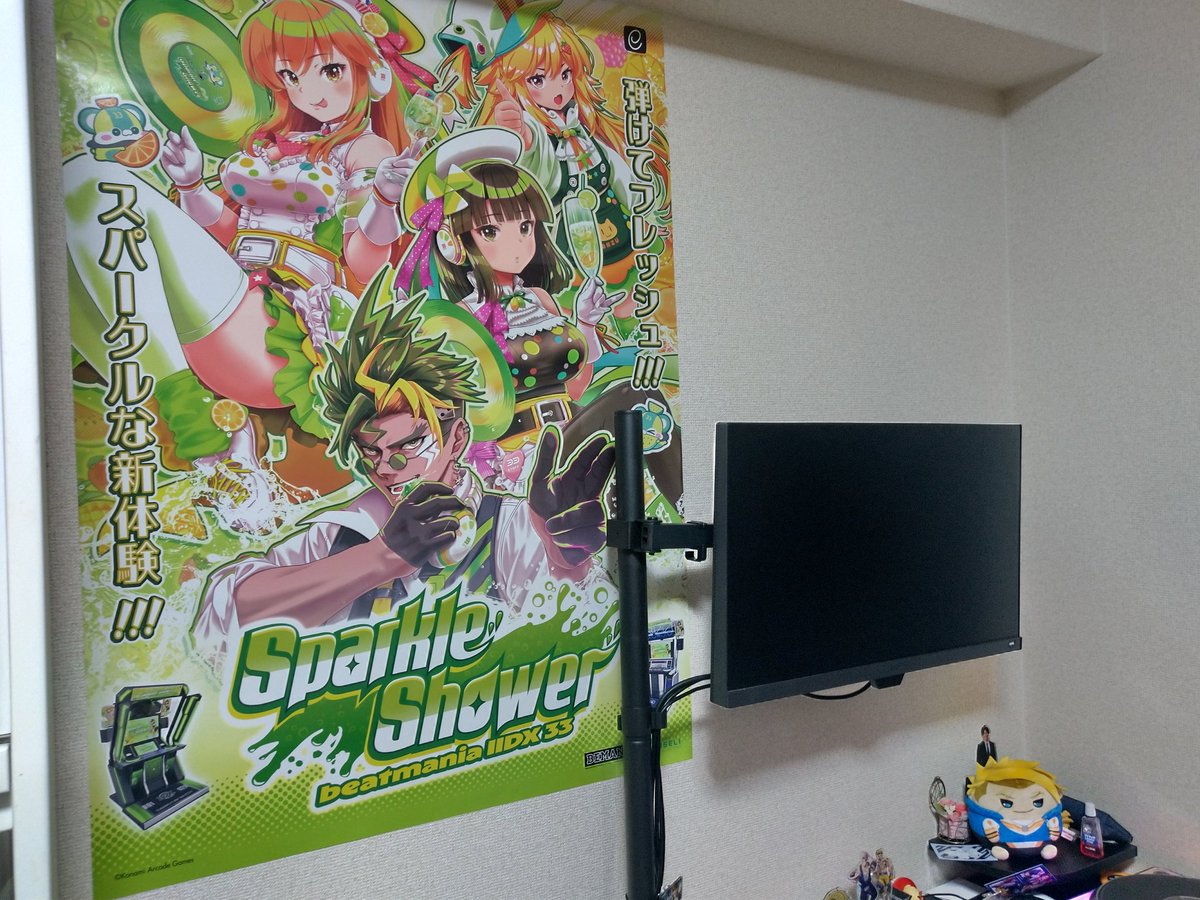 今日、ゲーセンに5時間籠って GETした戦利品のポスター！ 本当はカード