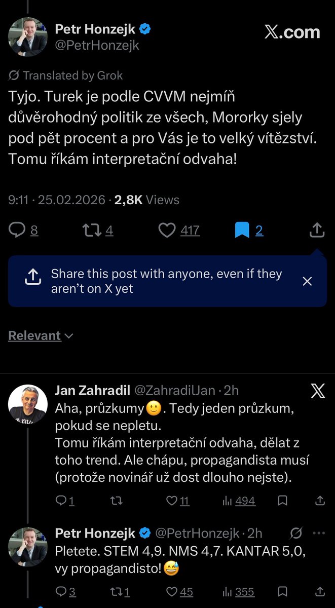 Zahradil v DVTV: 
Ústup prezidentovi Motoristům vrátí body – Turek vychází jako rozumný, stabilita vlády před ego. Macinka teď boduje v USA u konzervativců. 
Čistá realpolitika.
Honzejk se zase prudce oprudil, má přece čerstvé průzkumy (4,7 % a ven ze Sněmovny) a už slaví pohřeb