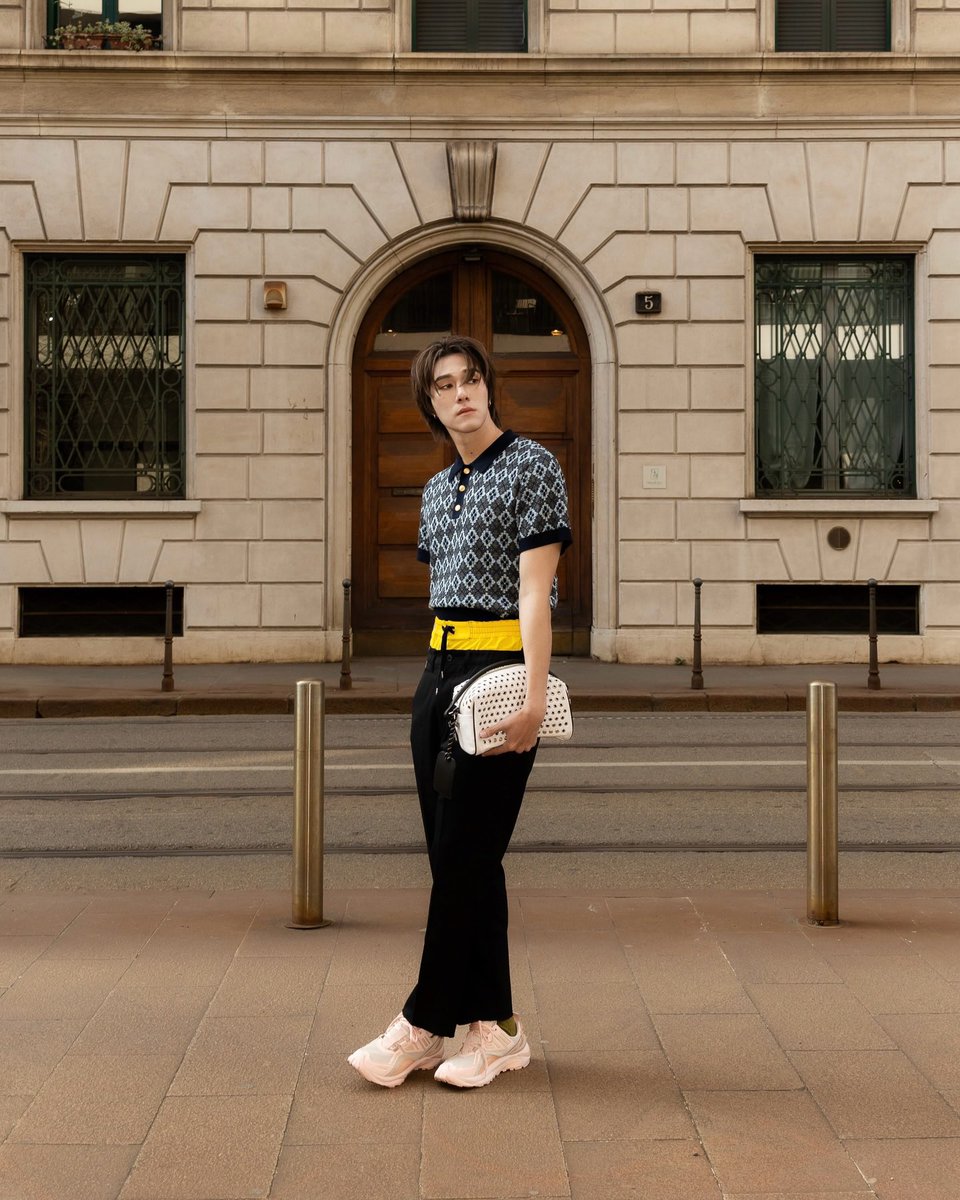 saungneon's tweet photo. Waiting for Our Gorgeous King 
🩷🩷🫶🫶✨️✨️✨️

NANI IN MILAN MFW26

#OnitsukaTigerAW26
#OnitsukaTiger
#hirunkit_
#MilanFashionWeek https://t.co/v66lQK4WuL