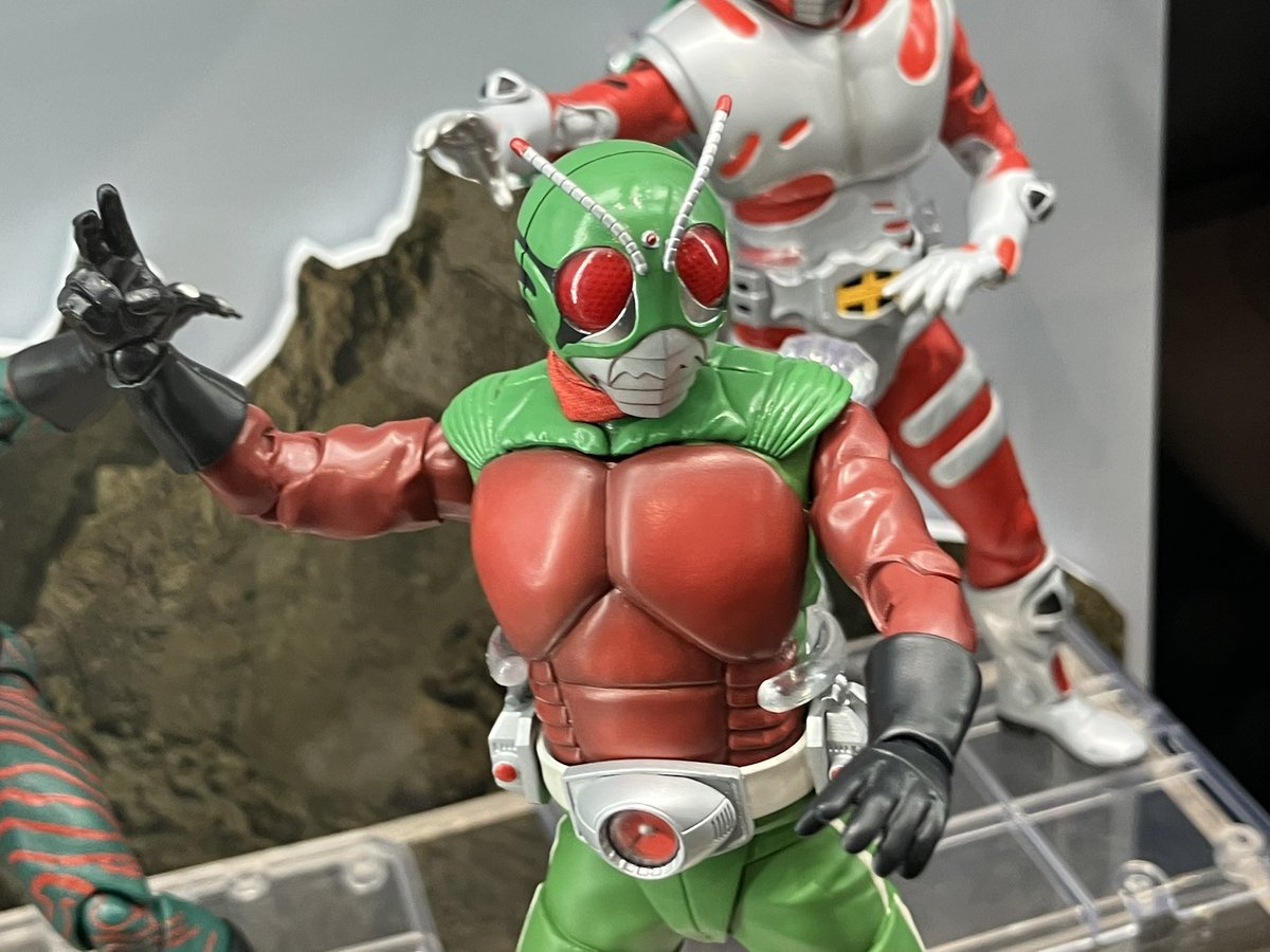 スカイライダー、スーパー1、ZXの三人は付属品とか多くなりそう