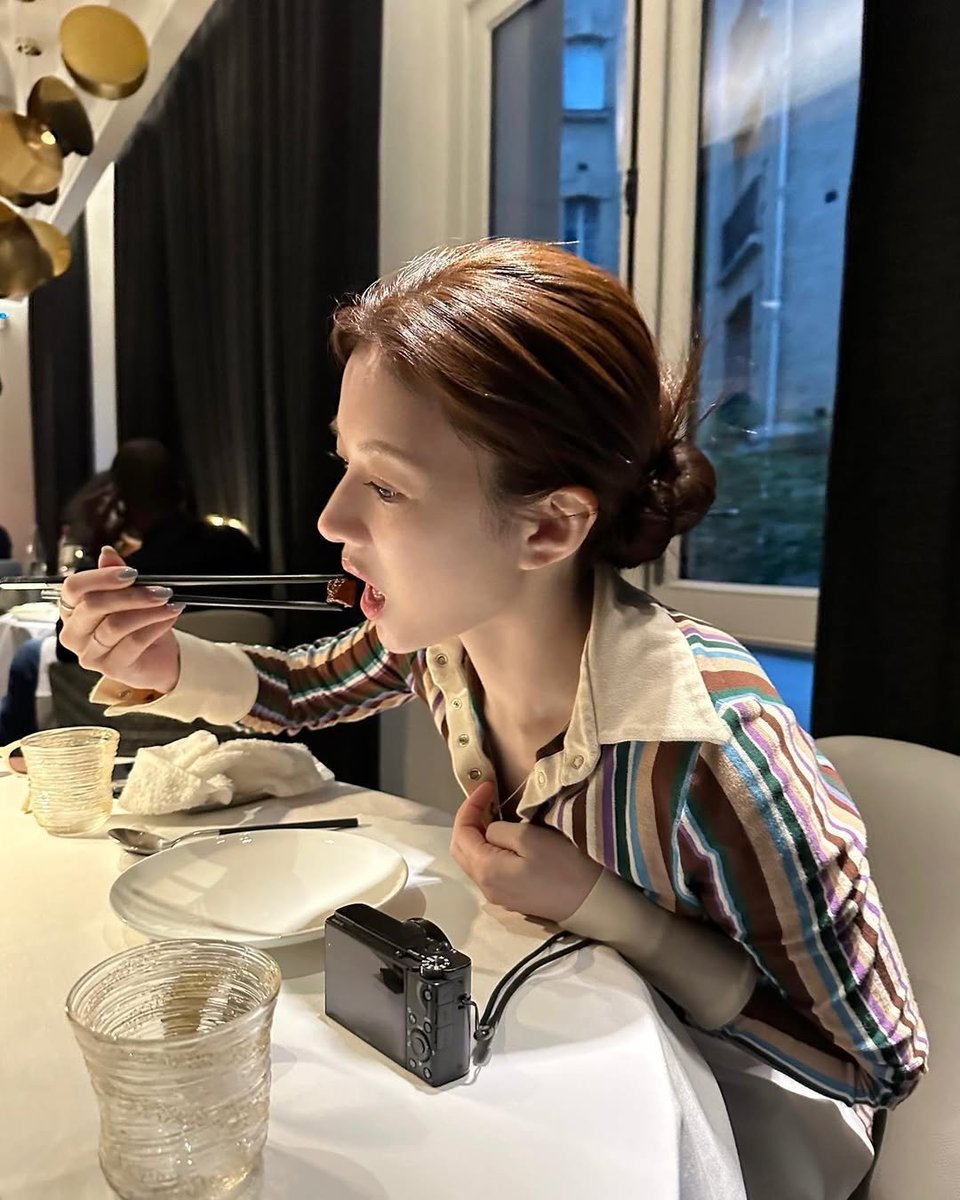 go younjung pics tweet media