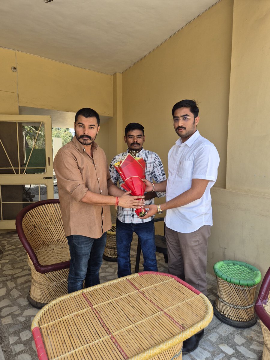 Dk_nsui's tweet photo. 📍 जयपुर 
झोटवाड़ा विधानसभा कांग्रेस प्रत्याशी व NSUI पूर्व प्रदेशाध्यक्ष बड़े भाई साहब अभिषेक जी चौधरी से उनके निवास स्थान जयपुर जाकर शिष्टाचार भेंट की व आगामी यूथ कांग्रेस के चुनाव को लेकर महत्वपूर्ण चर्चा!!
@withabhinsui https://t.co/h5G1PdDIJb