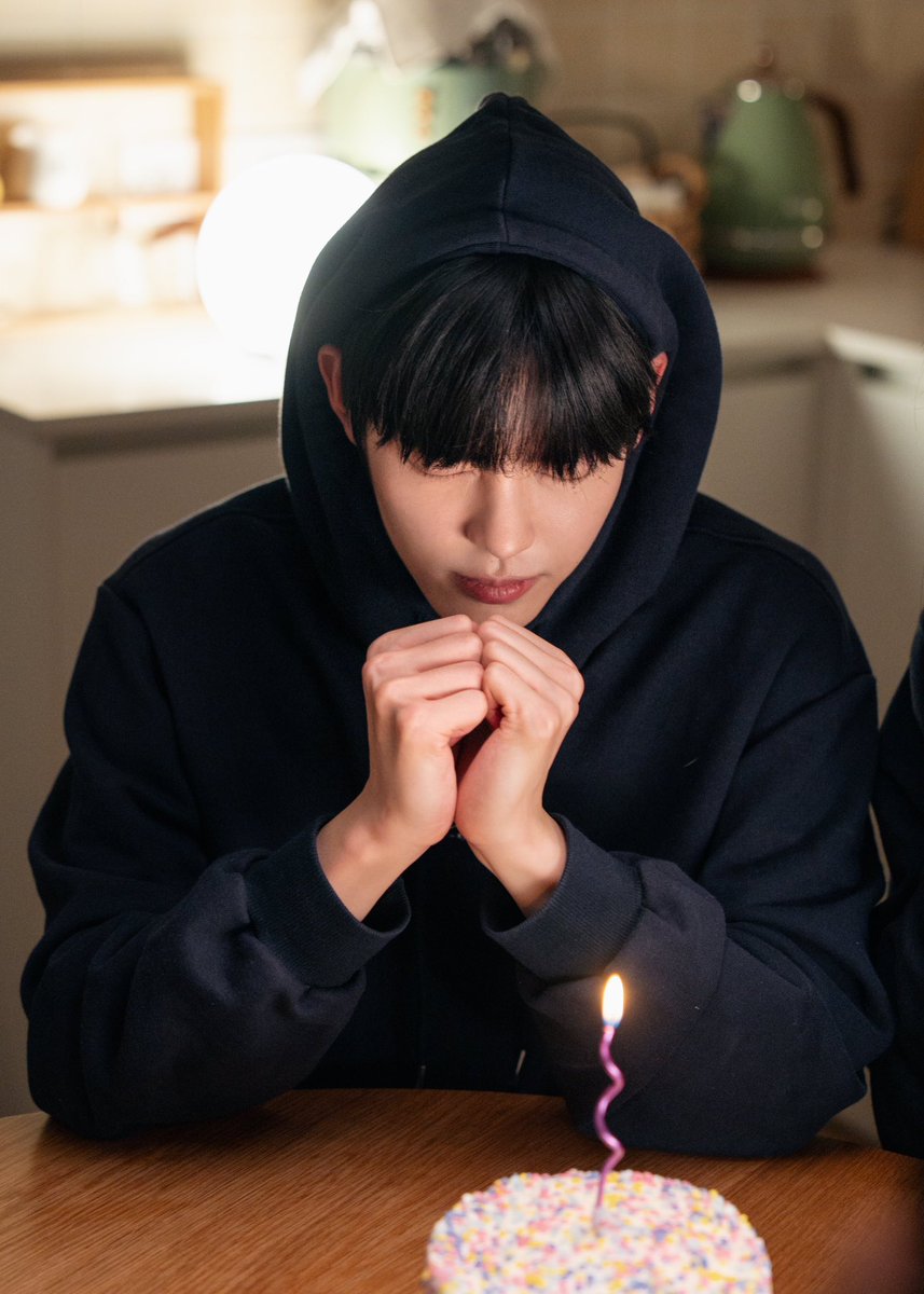 박윤호 후드티 왜이렇게 잘어울려…//