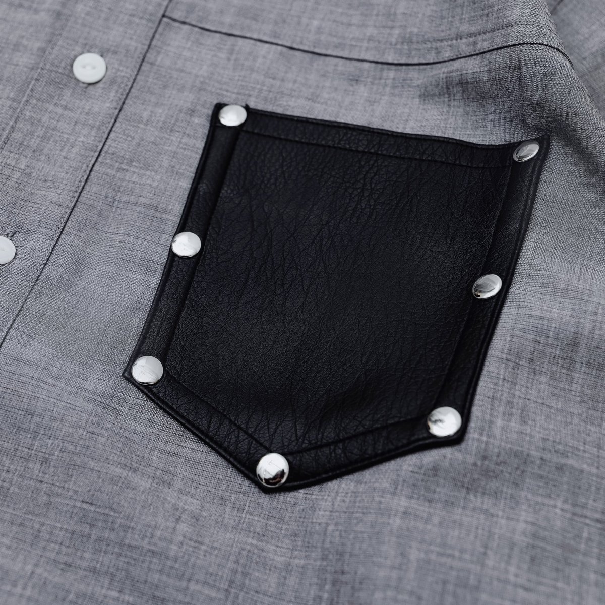 【Spring collection 2026】

◽️LEATHER PKT SHRIT
↪︎¥19,800
M/L/XL/XXL

chronoizm.thebase.in