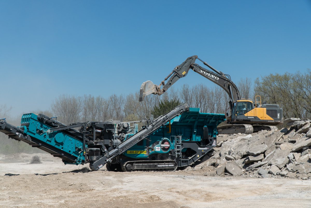TerexCorp's tweet photo. .@PowerscreenCS  is kicking off its 60th anniversary year @conexpoconagg exhibiting on the Terex booth in the Silver Lot (SV2357), March 3–7. Taking centre stage are two machines making their show debut, the 1300X Maxtrak and the Trakpactor 480SR. https://t.co/3ahWi4E6gM https://t.co/CsmyR40fyQ