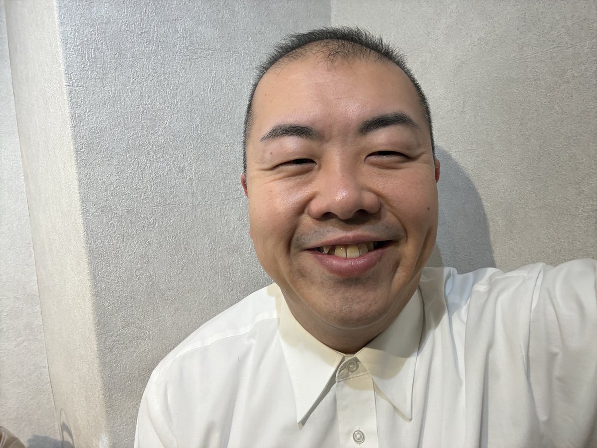 dyun_00's tweet photo. 東銀座メンズ眉毛サロン「ACE」に行って鈴木店長に施術してもらったけど、マジで感動レベル😭ボサボサだった眉毛がめちゃくちゃスッキリして、一気に垢抜けた。いやおぢ抜けか？プロの技術すごすぎて、鏡見るたびにニヤける。自分史上最高にお気に入りの眉毛になった🌱にっこり
#メンズ眉毛 #銀座ACE https://t.co/27tY33hDl0