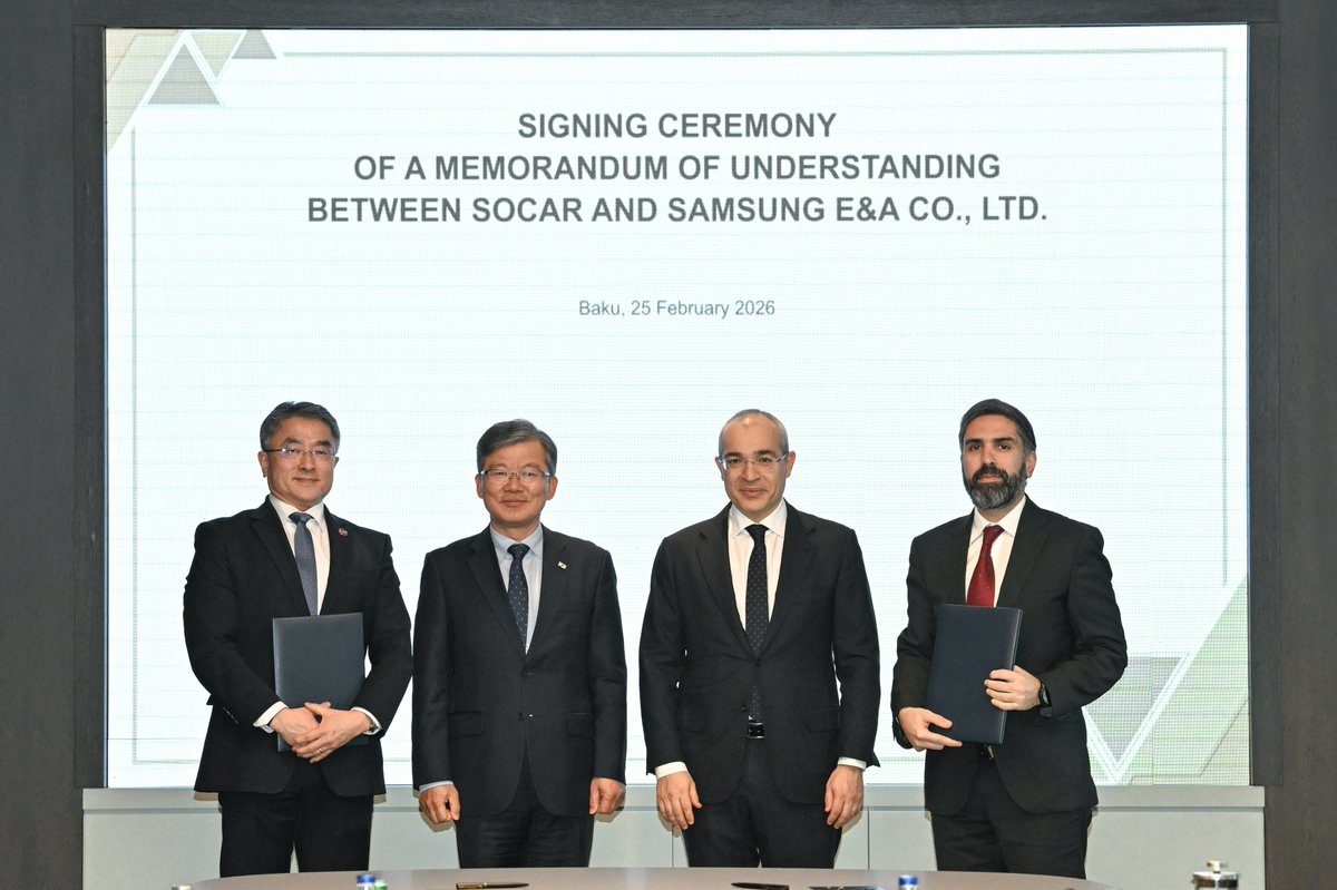 MinEconomyAZ's tweet image. İqtisadiyyat naziri Mikayıl Cabbarov (@MikayilJabbarov) “Samsung E&amp;amp;A Co., Ltd.” şirkətinin prezidenti və baş icraçı direktoru Honq Namkunq ilə görüşüb.

Ətraflı - shorturl.az/btOmE

#EconomyAz