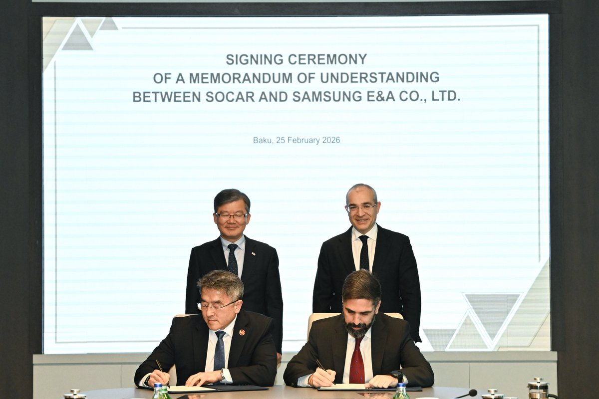 MinEconomyAZ's tweet image. İqtisadiyyat naziri Mikayıl Cabbarov (@MikayilJabbarov) “Samsung E&amp;amp;A Co., Ltd.” şirkətinin prezidenti və baş icraçı direktoru Honq Namkunq ilə görüşüb.

Ətraflı - shorturl.az/btOmE

#EconomyAz