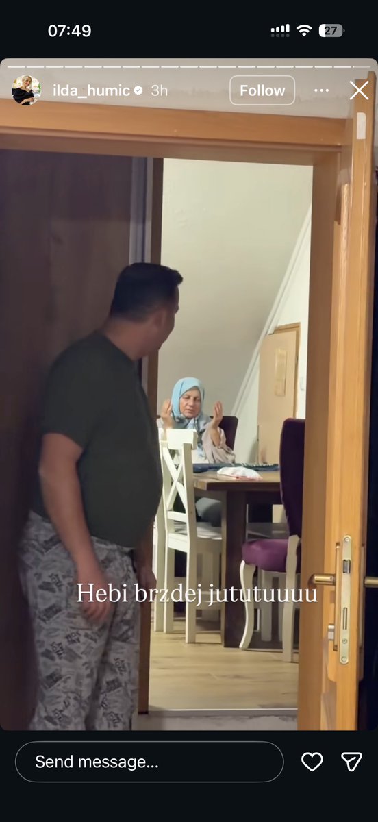 Tviterasica tweet media