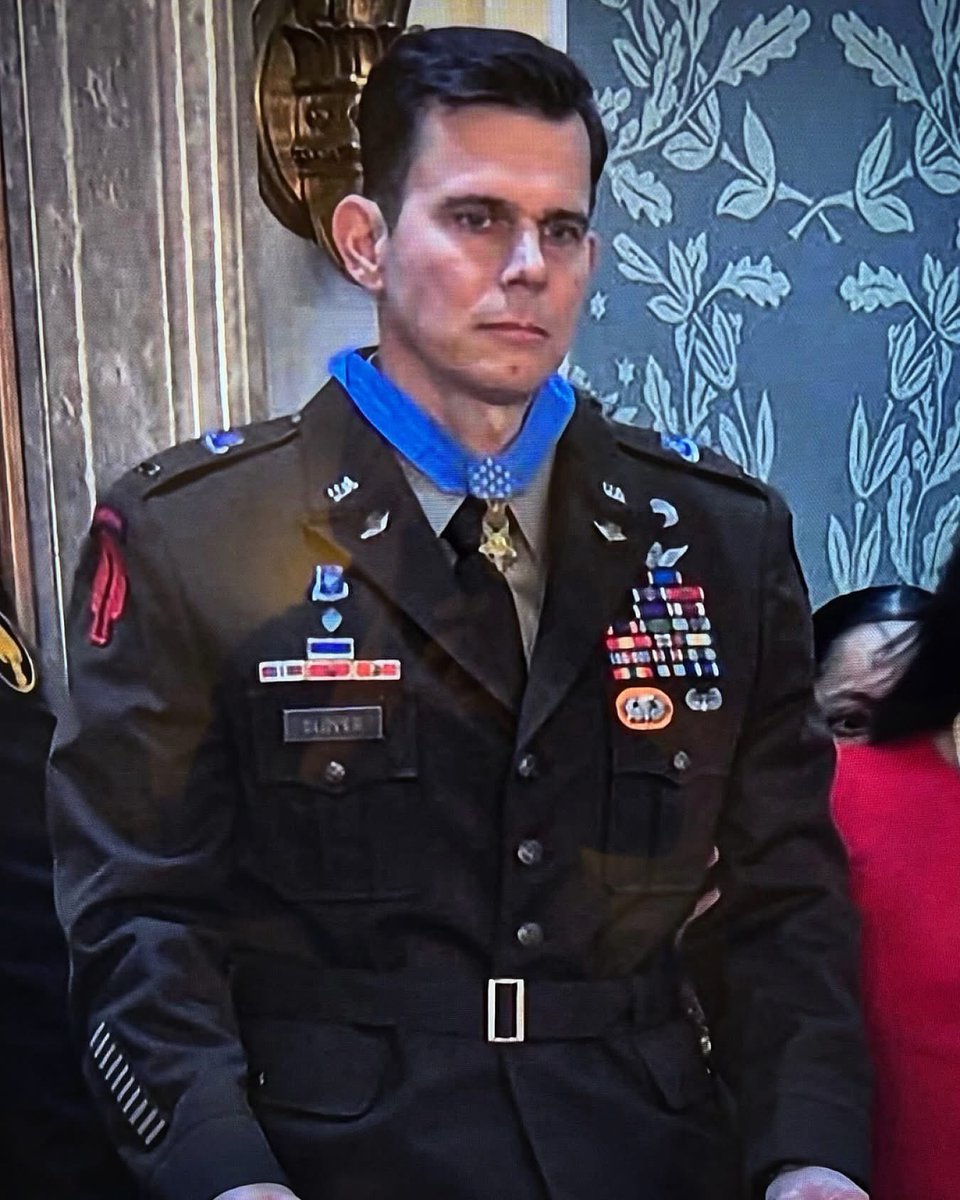 BuzzPatterson's tweet image. The young Army pilot who led the Maduro raid and whose legs were sliced up by enemy fire, struggled to stand with the use of crutches. Democrats didn’t bother to stand at all. 

I’ve never been so pissed in my life.