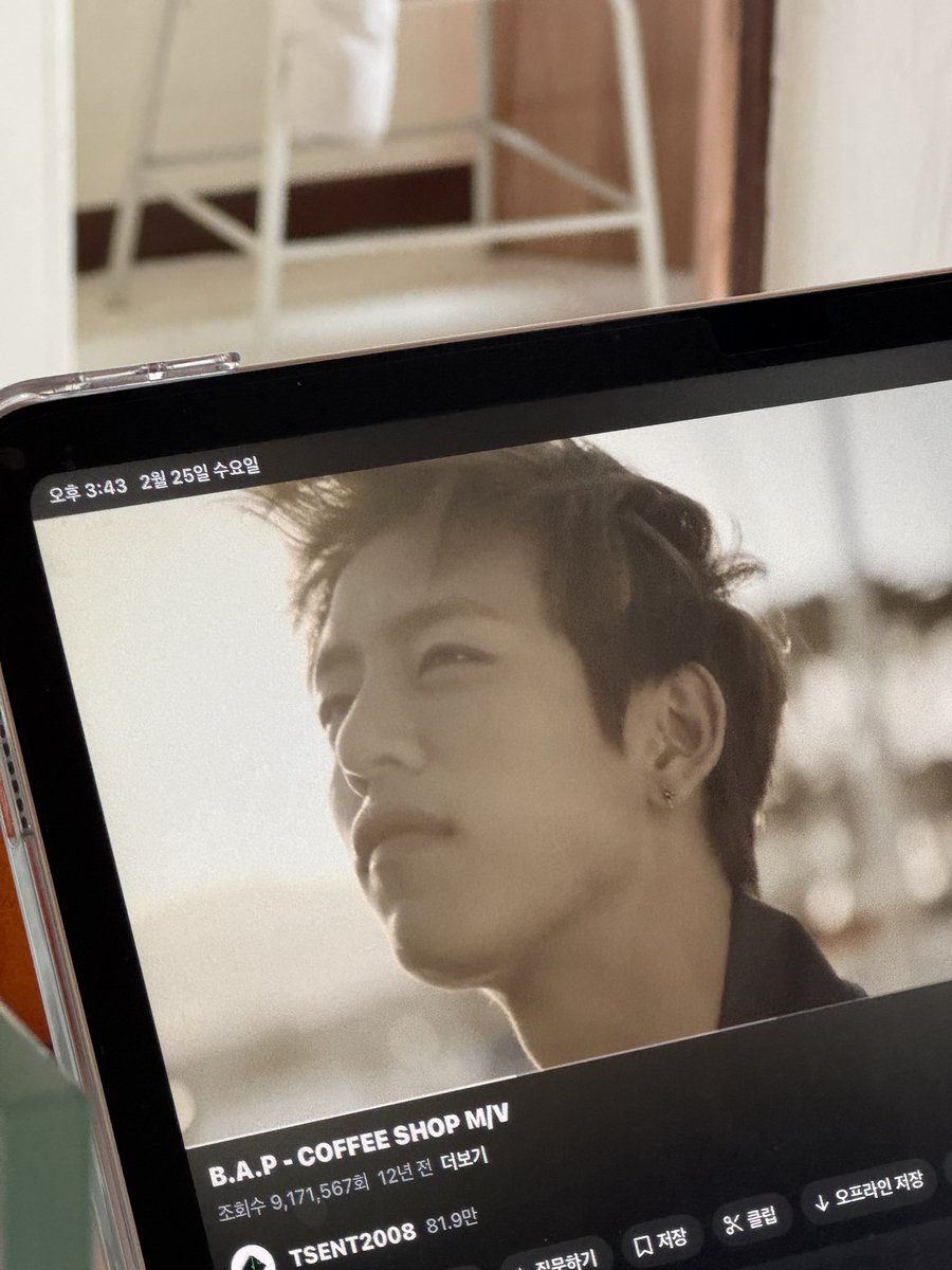 베이비 소녀님들 . . . 
제가 카페 오픈을 준비하느라 . . . 
덕질을 일절 못 하고 잇었습니다 . . . 
빨리 적응하구 오겟습니다 . . . 
언제든 베이비가 들러주시면 케이크를공짜로드리겟습미다... 🐰🐰🐰🐰🐰