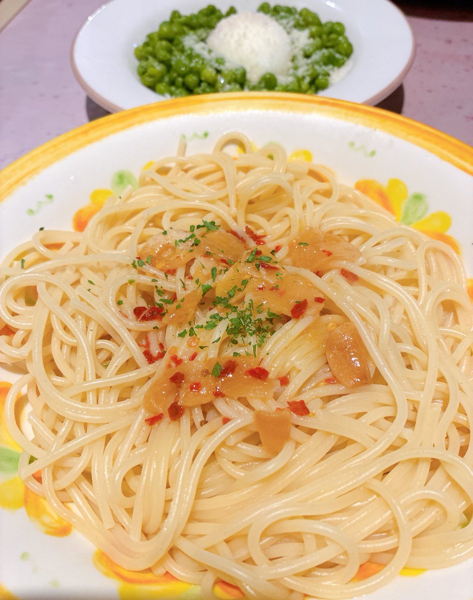 新技を編み出したったわ😉 途中で青豆の温玉サラダの半熟卵を