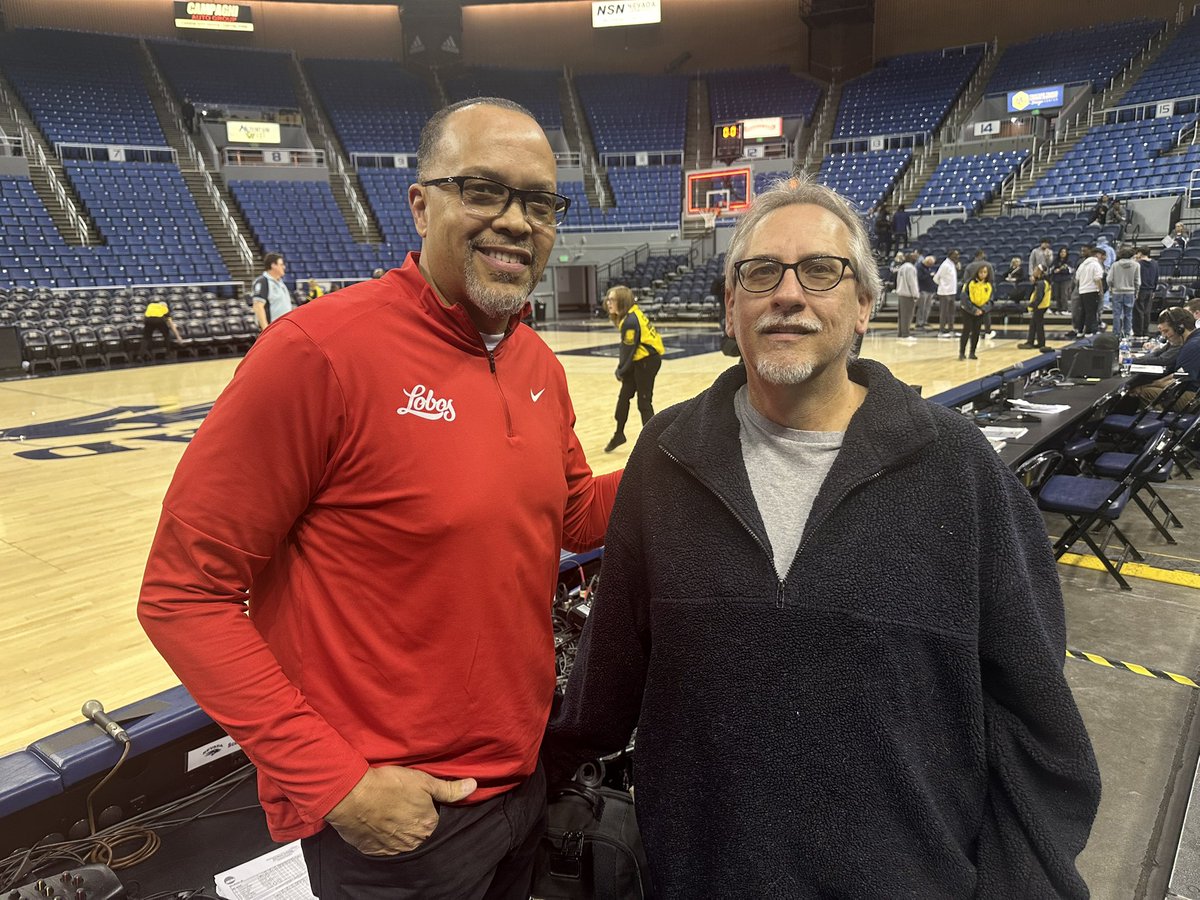 PereanMantis's tweet photo. Lobos lost but I got to meet one of the all time Lobo greats Hunter Greene. He played at UNM when I was in high school. https://t.co/bM3mzotZ6q