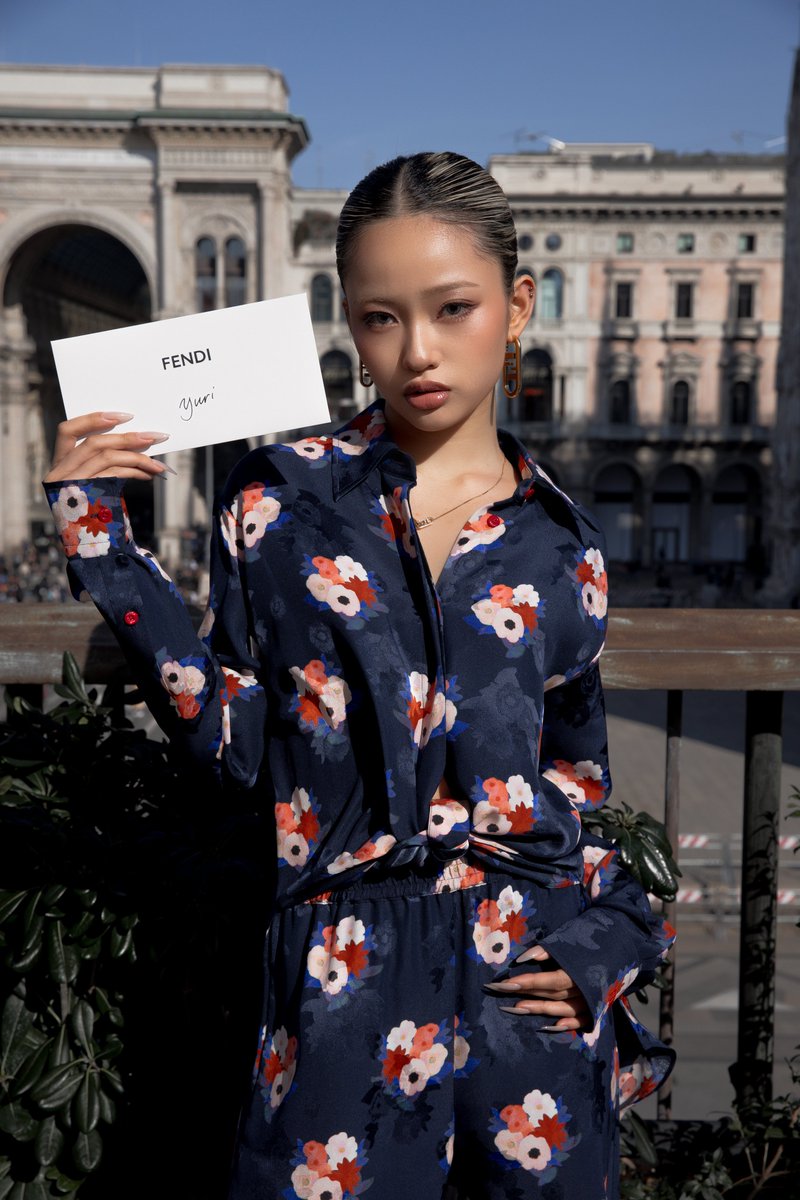 GlobalGirlsHub1's tweet photo. She embodies cool beauty😍

#Fendi #FendiFw26 #HANA #YURI https://t.co/jdAednCnJv