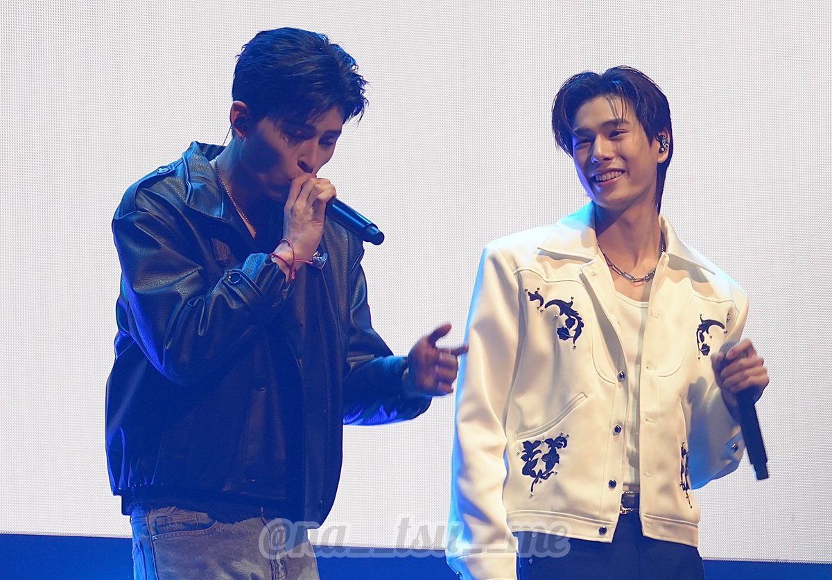 ざっくり写真見直してるけど PhuwinはめちゃくちゃPondの方見てるのに