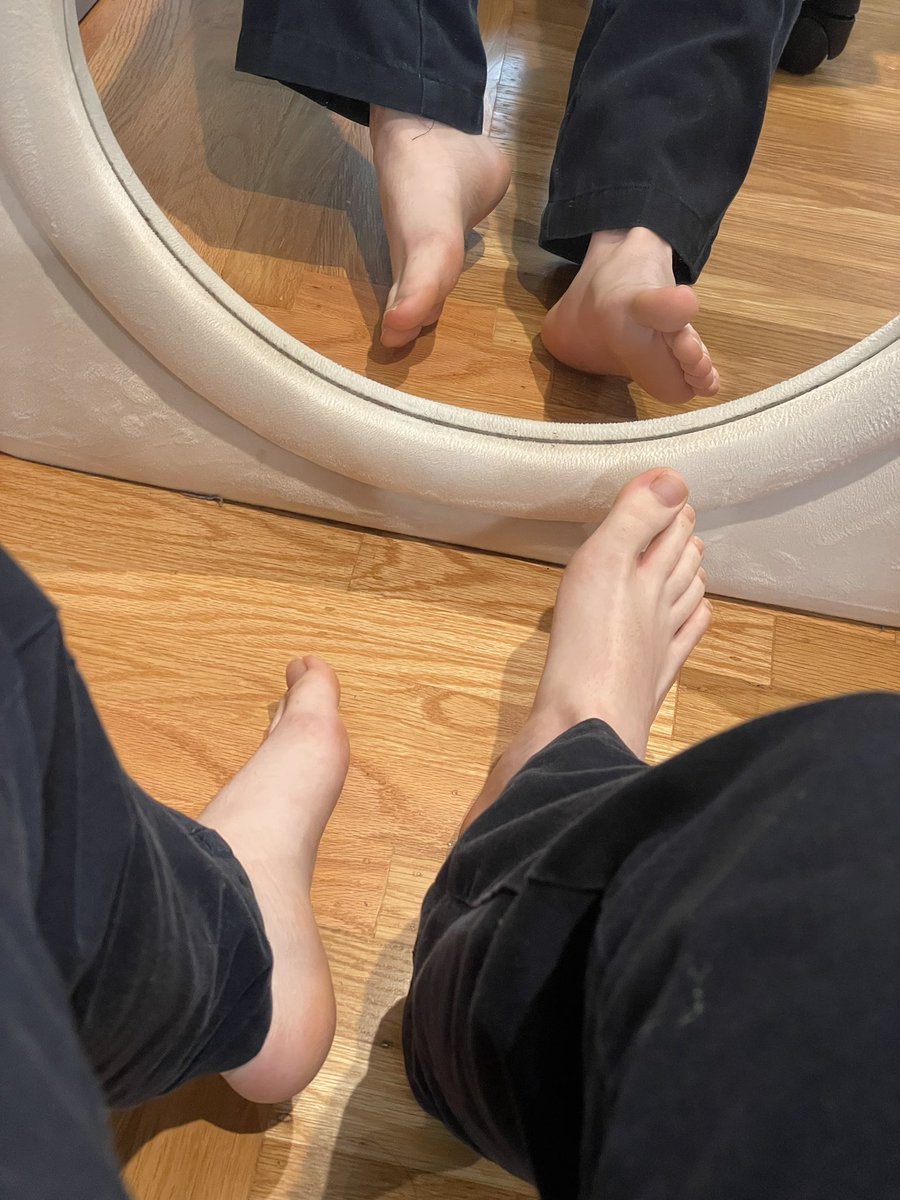 TboyFeetPics's tweet photo. @sarisaykoo Dm for more😘 https://t.co/fFOUNDElpb