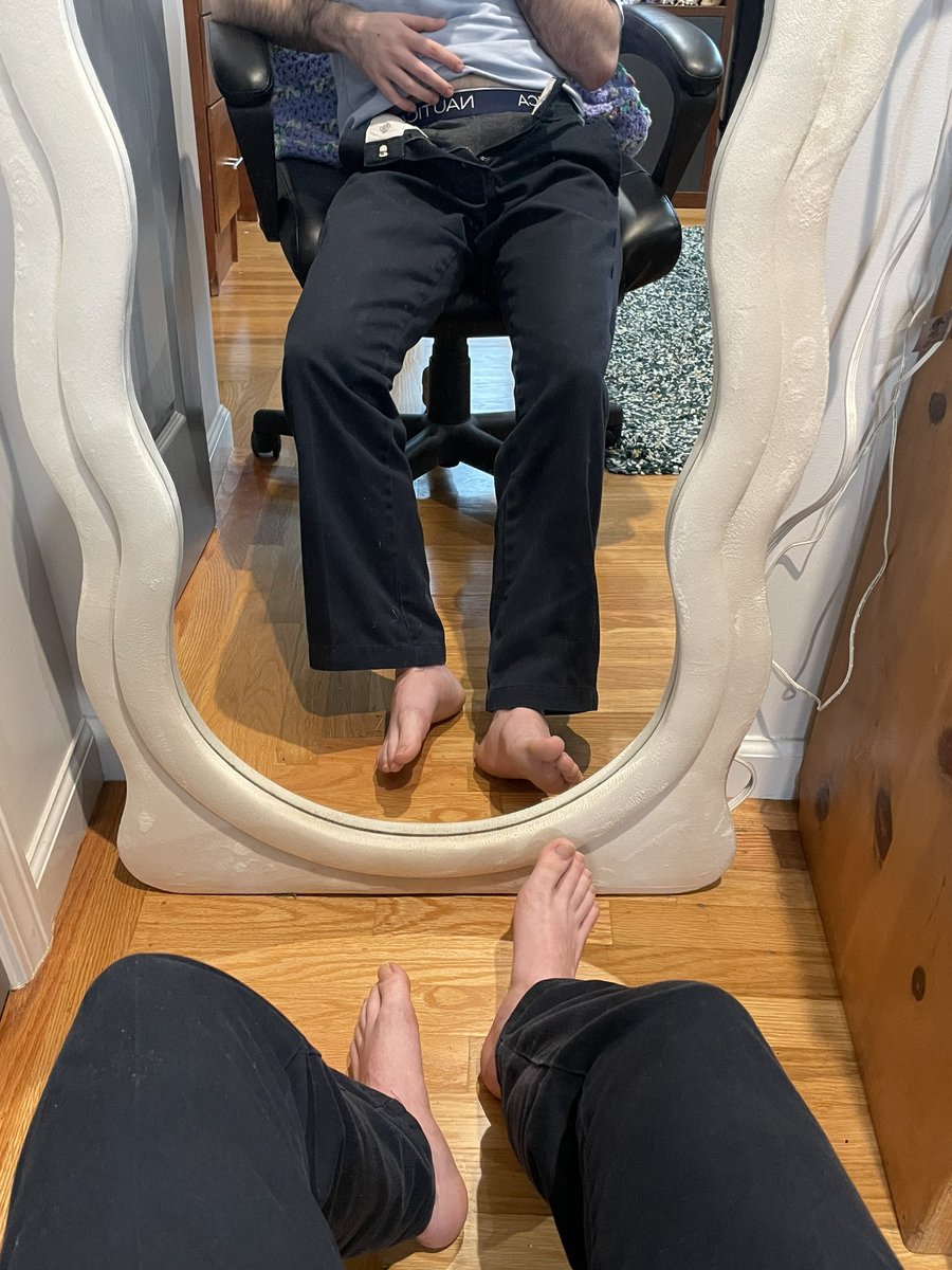 TboyFeetPics's tweet photo. @sarisaykoo Dm for more😘 https://t.co/fFOUNDElpb