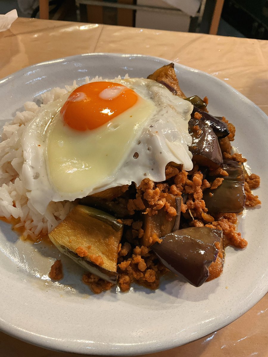 GSaigon's tweet photo. 今日は青森テレビわっちにて
茄子と挽き肉のせご飯を作らせて頂きます！

番組には今日特別ゲストが登場して
楽しい放送になりそうですよ！

お楽しみに！ https://t.co/efOuNu2zoY