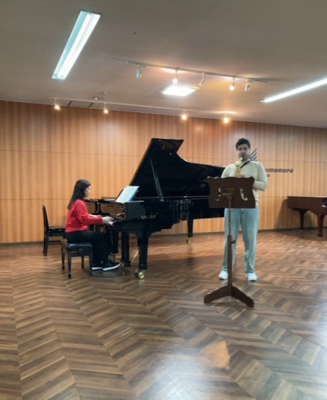 shima_psc's tweet photo. 3月1日開催
「#マルコ・ジョンバ #サクソフォンコンサート」🎶
マルコさん #神足麻由 さんとのリハーサル風景です♪

演奏は超本格的ですが、マルコさんのチャーミングな
一面も見られました✨
楽しいコンサートになること間違いなしです🎷🎹

詳細はこち��から👇
https://t.co/Ma4u1kmxkf

#サックス https://t.co/0T46FchkLK