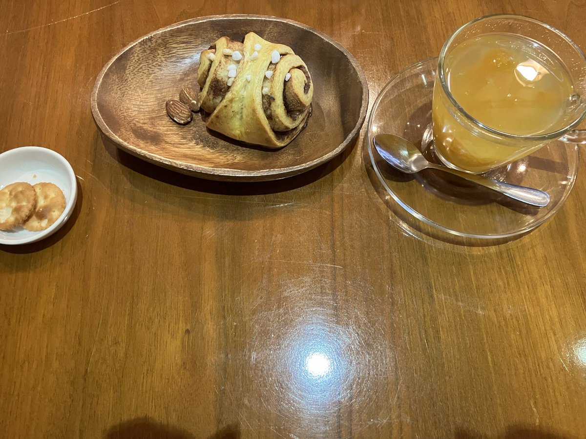 今日はシナモンロール！