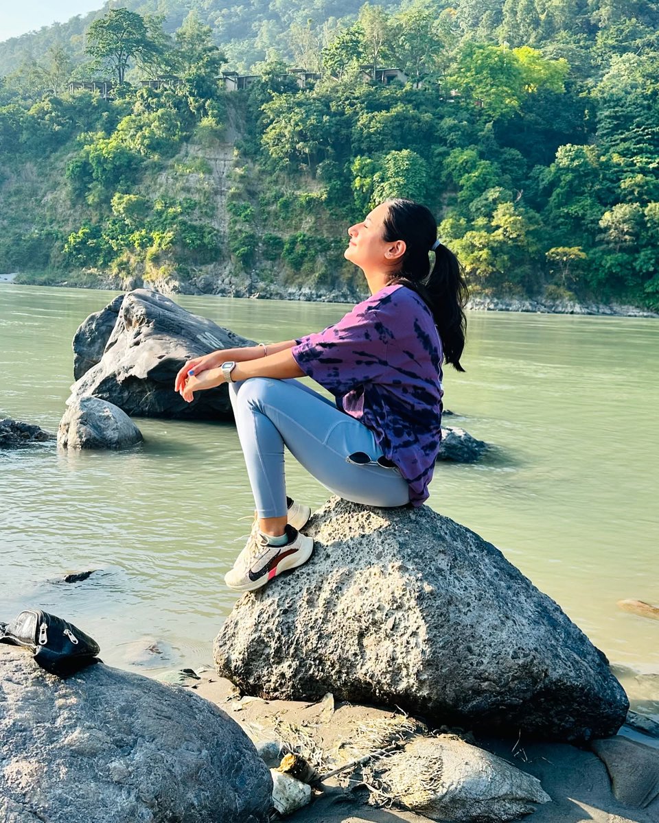 MnyMossa29271's tweet photo. Breathing in peace, letting go of everything else.

#NatureVibes #PeacefulMind #RiverSide #FreshAir #PositiveEnergy #SelfLove #CalmMoments #NatureLover #TravelSoul #InnerPeace https://t.co/iKCZnLT3ql