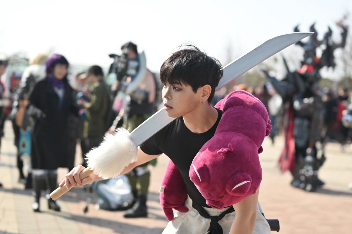 띠용 tweet media
