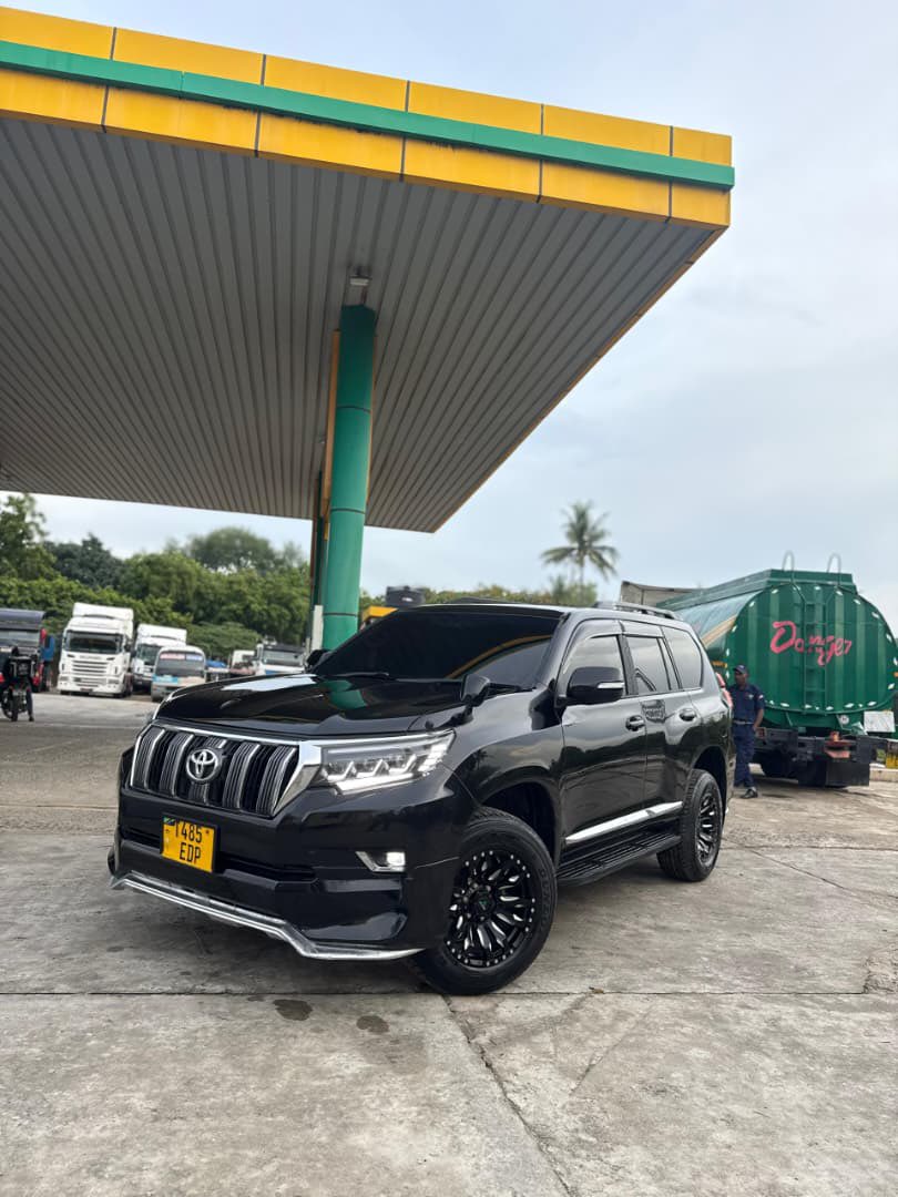 LandCruiser  150....#EDP

2.8litr diesel engine
Year 2018 ( 1Gd)
Open sunroof,✅
Low mileage 80k.

PRICE | MILION 105✅

📍☎️0655777249
#AssengaMagariTz🔥
#DevineVictory🙏🏻