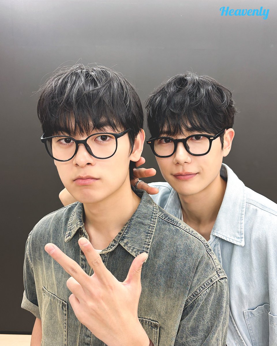 heavenly_pick's tweet photo. 🚨헤븐리 신작 🚨
【언제나 다시 만나 D-3】

성진 고등학교로 가는 날까지 앞으로 3일,
오늘만큼 등교가 기다려지는 월요일은 없었다 🔥

<언제나 다시 만나> 이번주 목요일 저녁 6시 헤븐리 공개
🔗 https://t.co/JWfocBtC9A

#언제나다시만나 #AlwaysMeetAgain #신정유 #우지한 https://t.co/zq07dqht5C
