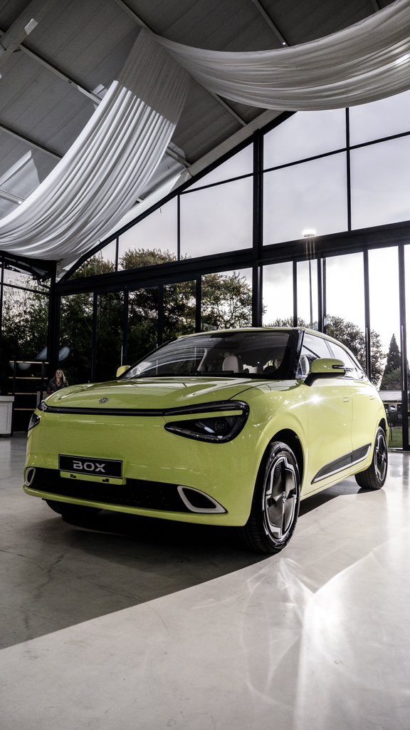 DongfengSA's tweet photo. Break the dullness, shine with inherent radiance.
4030 × 1810 × 1570 mm — compact in size, uncompromising in presence.

#Dongfeng #DongfengBOX #Dongfengsa #DRIVEYOURDREAM #Design #Fashion https://t.co/YoZEdTsy8n