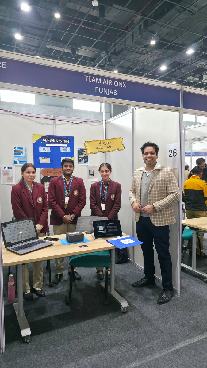 mht_shr's tweet photo. Honoured to serve on the judging panel at @PlakshaUniv , witnessing students from top schools in India showcase impactful innovation projects.

Thanks to Pawan Kumar Sir for inviting me and the awesome hospitality.

#Innovation #HigherEducation #YoungInnovators https://t.co/w9cHpx1fgB